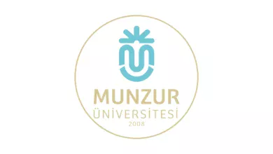 جامعة منذر Munzur Üniversitesi التي تقرر تأسيسها باسم جامعة تونجلي من خلال حمل اسم المقاطعة في عام 2008. هي مؤسسة للتعليم العالي في تونجلي .