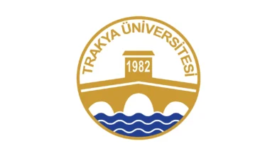 تأسست جامعة تراكيا Trakya Üniversitesi في عام 1982. ومنذ بداياتها قامت بتدريس مستويات البكالوريوس والدراسات العليا والدكتوراه في أدرنة.