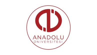 تأسست جامعة اناضولو Anadolu Üniversitesi في عام 1958 تحت اسم أكاديمية اسكي شهير للاقتصاد والعلوم التجارية وتقع في محافظة اسكي شهير