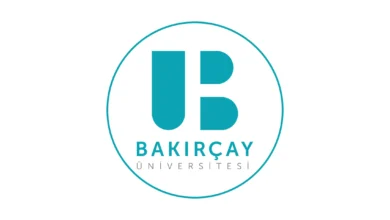 جامعة ازمير باكرتشاي İzmir Bakırçay Üniversitesi هي جامعة حكومية تأسست عام 2016، بدأت تتطور بسرعة من خلال فتح الكليات والمدارس العليا.