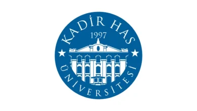 جامعة قادر هاس هي جامعة تركية خاصة. تأسست في مدينة إسطنبول عام 1997، من قبل "مؤسسة قادر هاس (HASVAK)". وتهدف الجامعة إلى تثقيف الطلاب